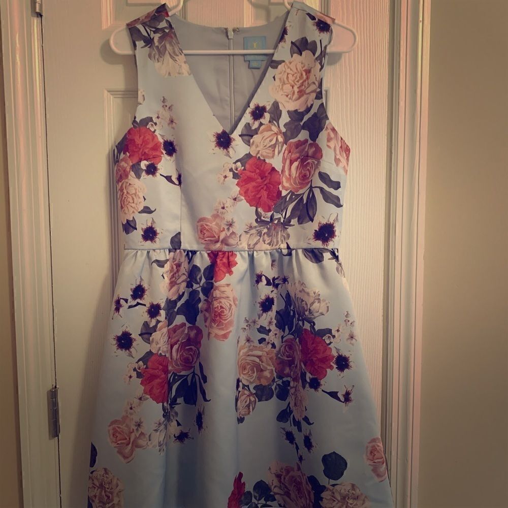 CeCe Light Blue Floral V-Neck Sleeveless Mini Dress - Picture 2 of 4
